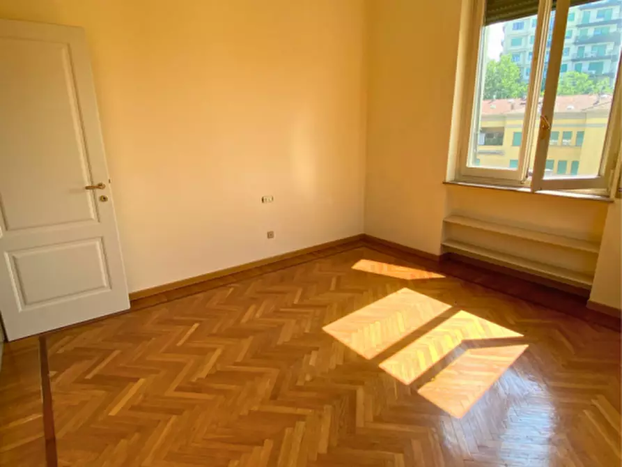 Immagine 18 di Appartamento in vendita  in Viale Paolo Toschi a Parma