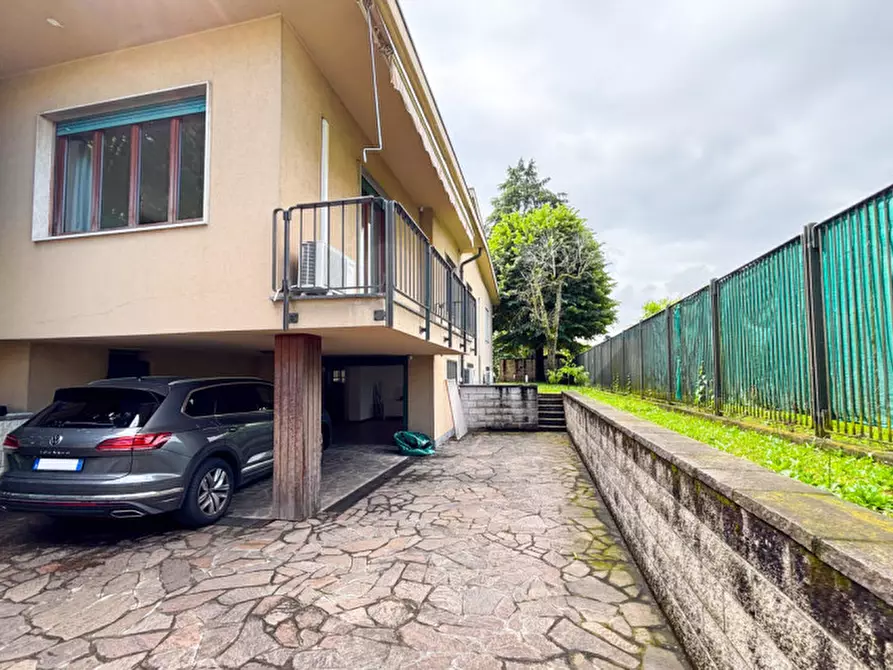 Immagine 40 di Villa in vendita  in vIA eUROPA 23 a Vedano Al Lambro