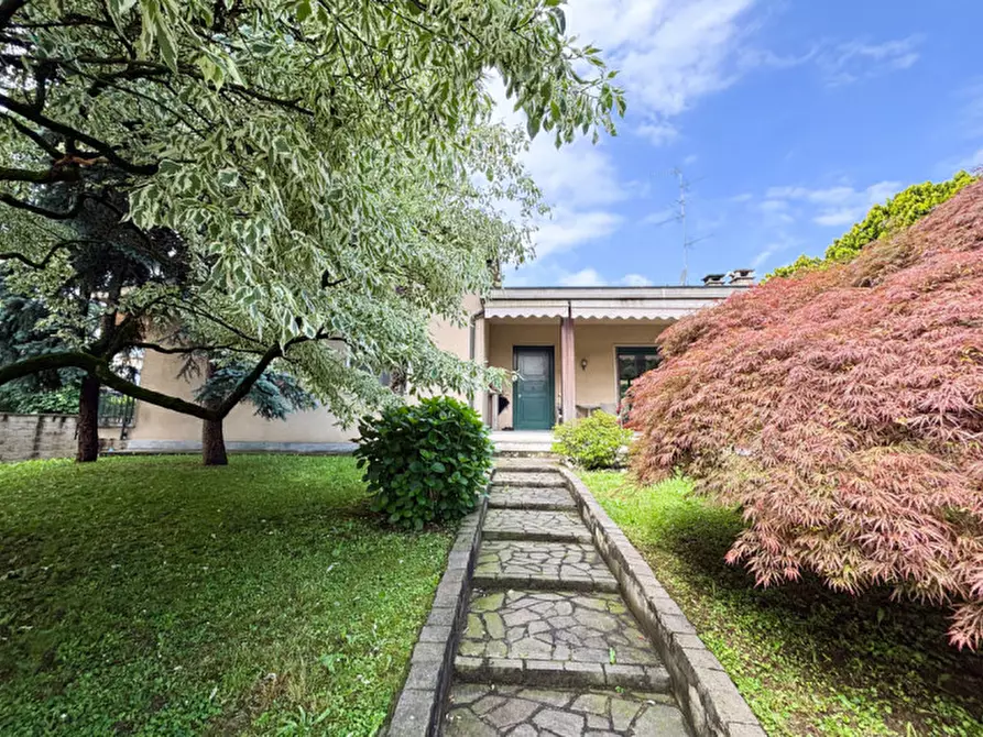 Immagine 44 di Villa in vendita  in vIA eUROPA 23 a Vedano Al Lambro