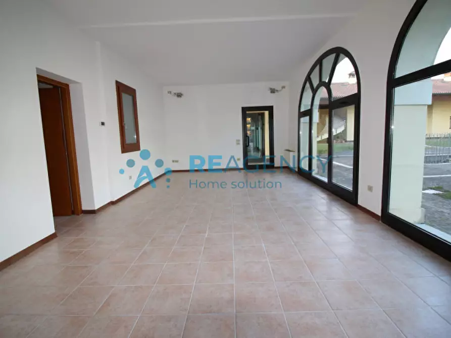 Immagine 3 di Negozio in vendita  a Zanè