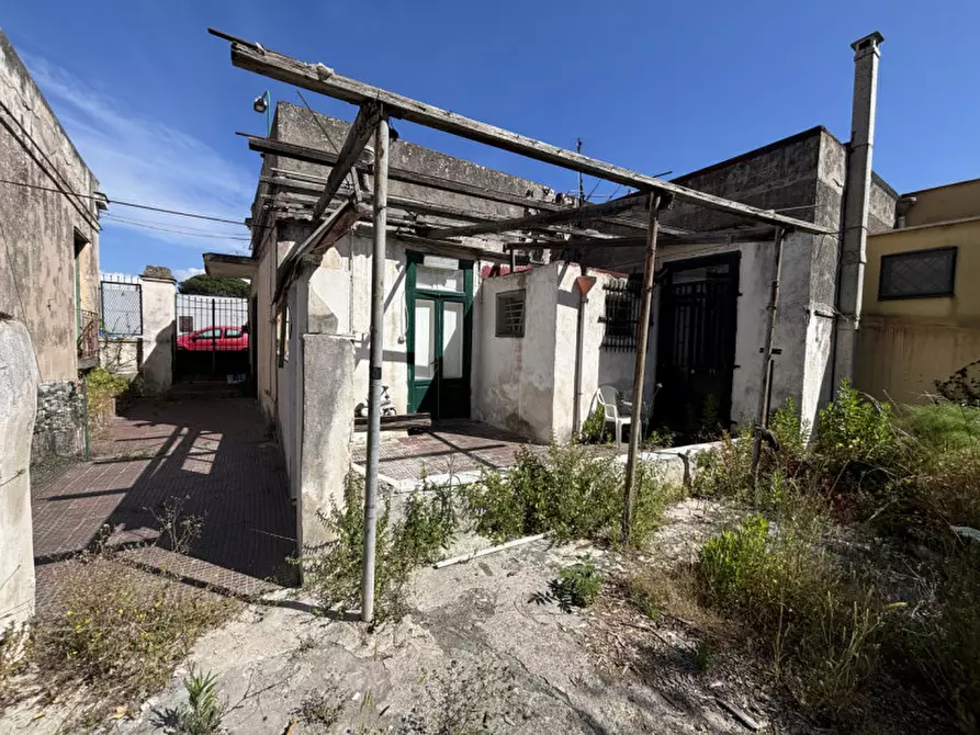 Immagine 4 di Rustico / casale in vendita  in VIA NUOVA TRECASE 54 a Torre Del Greco