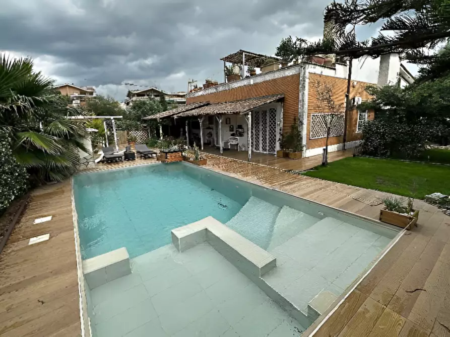 Immagine 17 di Casa bifamiliare in vendita  in Via Predoi 45 a Roma