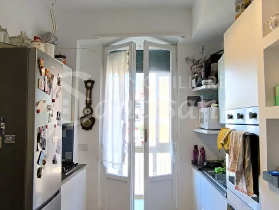 Immagine 10 di Camera in affitto  in via tozzetti a Firenze