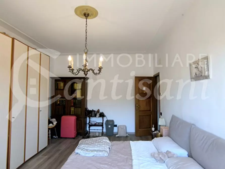 Immagine 16 di Camera in affitto  in via tozzetti a Firenze
