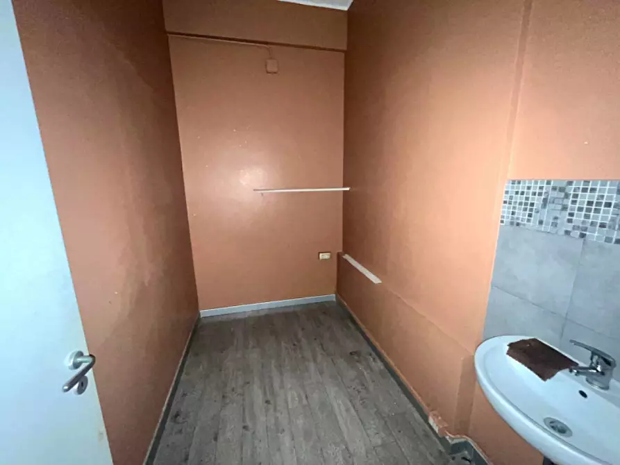 Immagine 9 di Negozio in affitto  in Via di Torrevecchia a Roma