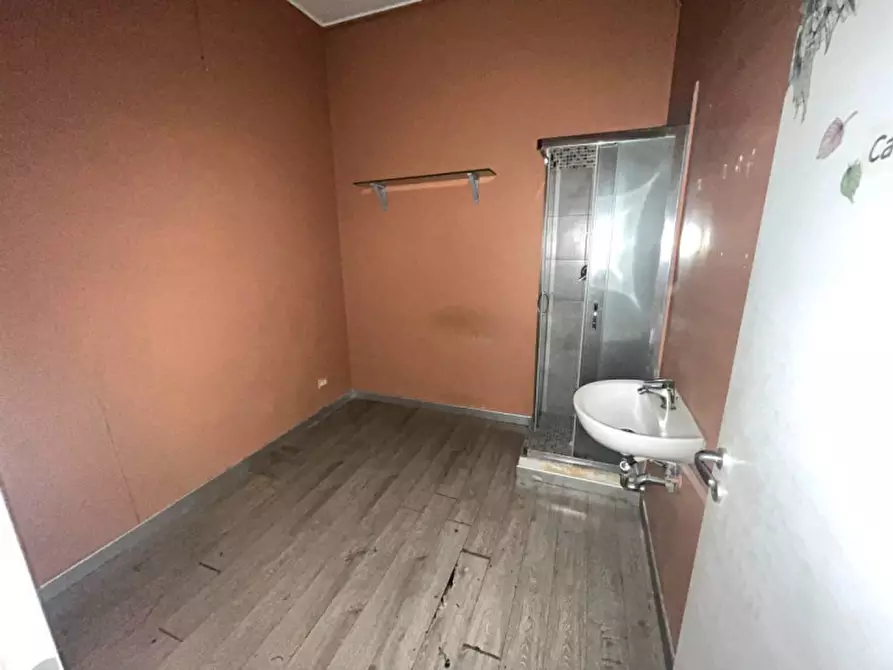 Immagine 10 di Negozio in affitto  in Via di Torrevecchia a Roma