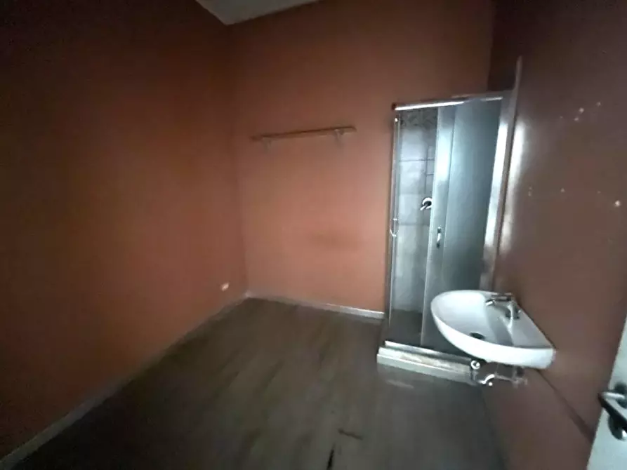 Immagine 12 di Negozio in affitto  in Via di Torrevecchia a Roma