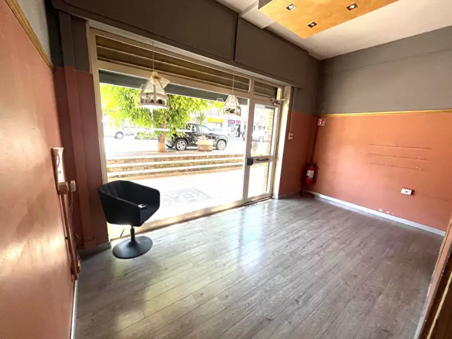 Immagine 20 di Negozio in affitto  in Via di Torrevecchia a Roma