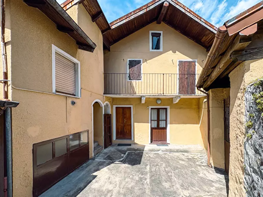 Immagine 2 di Casa indipendente in vendita  in Via Fornaccio 1/B a Casale Corte Cerro