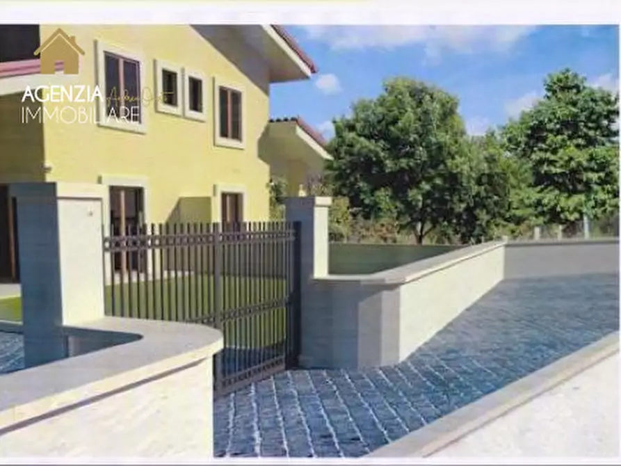 Immagine 2 di Terreno in vendita  in Via dei salici a Rocca Di Papa