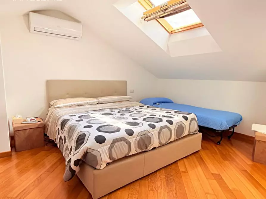 Immagine 17 di Appartamento in vendita  in via dei salici a Rocca Di Papa