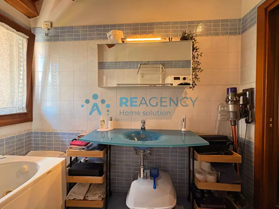 Immagine 12 di Appartamento in vendita  in via gaetano maccà, 2 a Vicenza