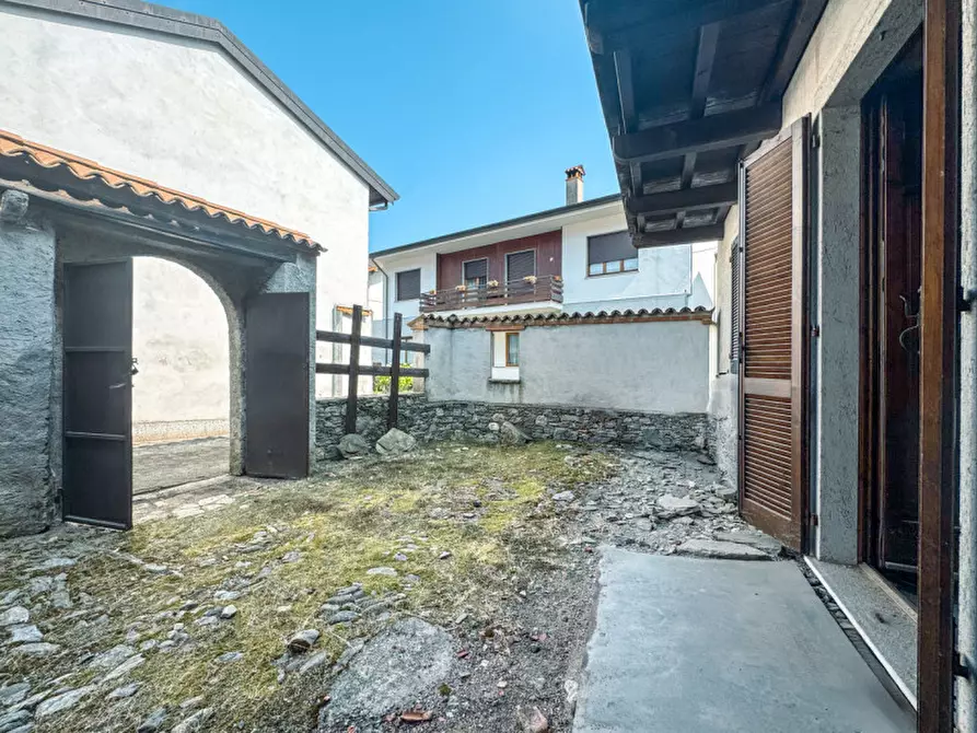 Immagine 10 di Casa indipendente in vendita  in Via Italia 56 a Brovello-Carpugnino