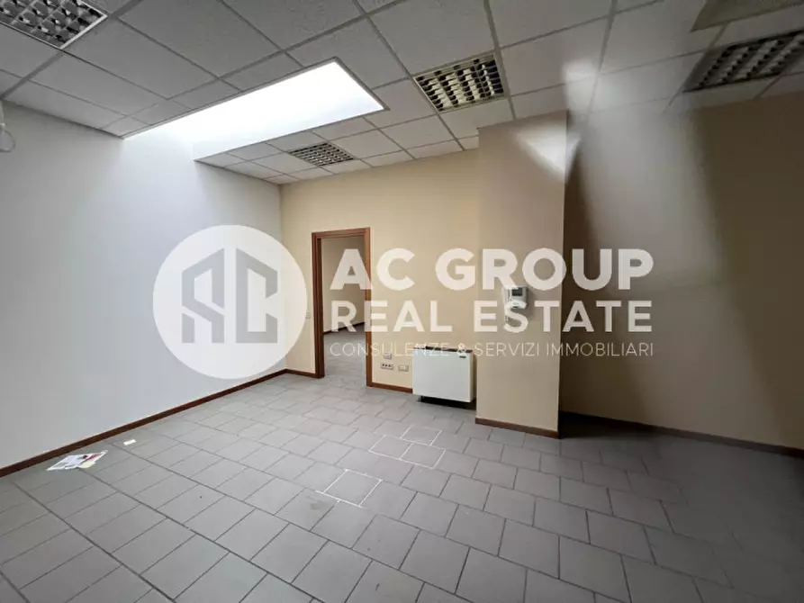 Immagine 8 di Ufficio in affitto  in Via Lazzaroni a Saronno