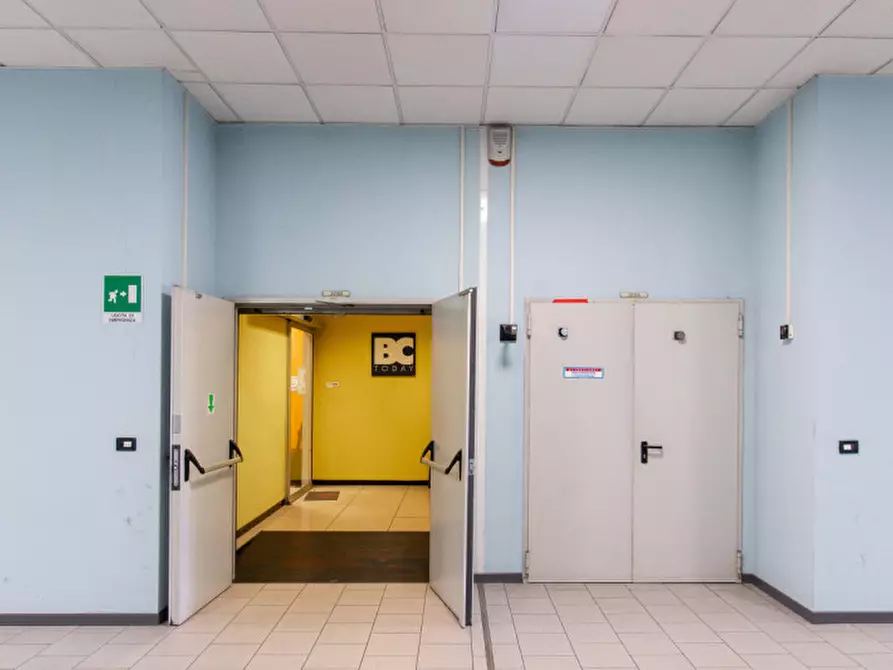 Immagine 4 di Laboratorio in vendita  in Strada della Cebrosa 86 a Torino