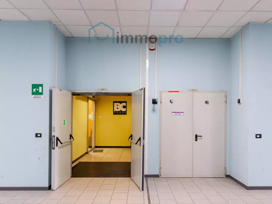 Immagine 4 di Ufficio in vendita  in Strada della Cebrosa 86 a Torino