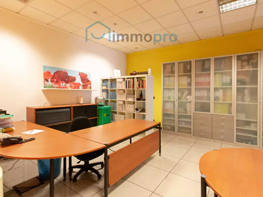 Immagine 7 di Ufficio in vendita  in Strada della Cebrosa 86 a Torino