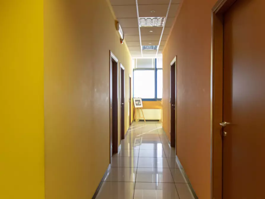 Immagine 8 di Laboratorio in vendita  in Strada della Cebrosa 86 a Torino