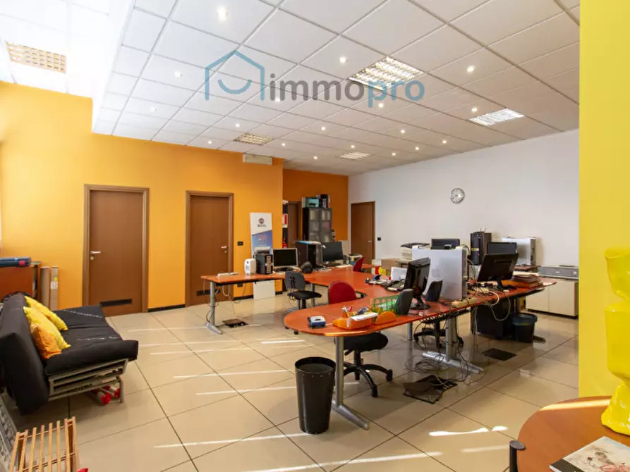 Immagine 16 di Ufficio in vendita  in Strada della Cebrosa 86 a Torino