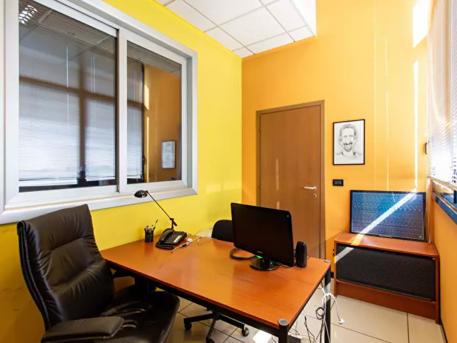 Immagine 23 di Laboratorio in vendita  in Strada della Cebrosa 86 a Torino