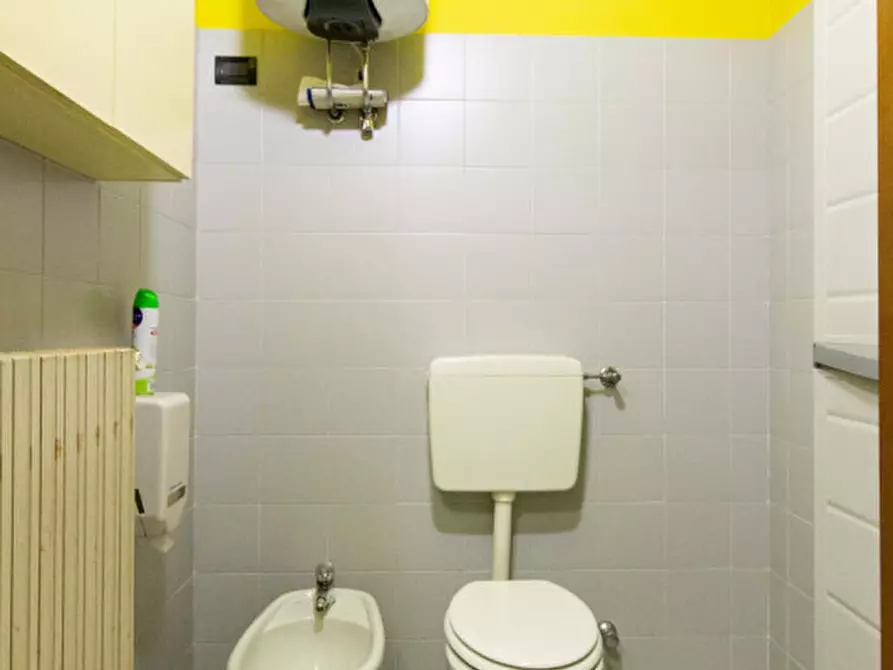 Immagine 24 di Laboratorio in vendita  in Strada della Cebrosa 86 a Torino