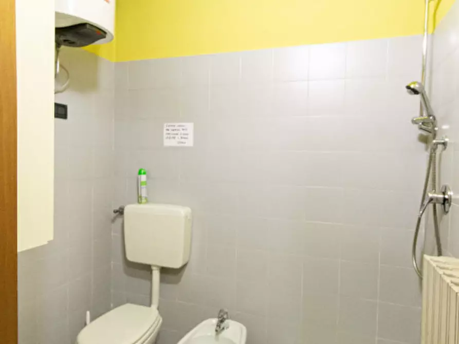 Immagine 25 di Laboratorio in vendita  in Strada della Cebrosa 86 a Torino