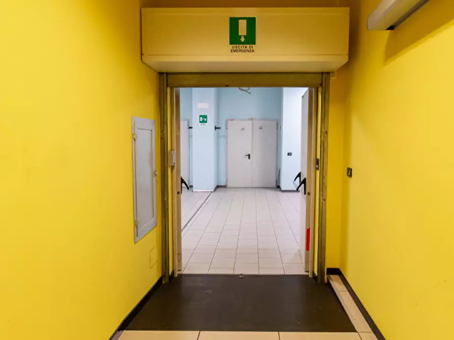 Immagine 27 di Laboratorio in vendita  in Strada della Cebrosa 86 a Torino