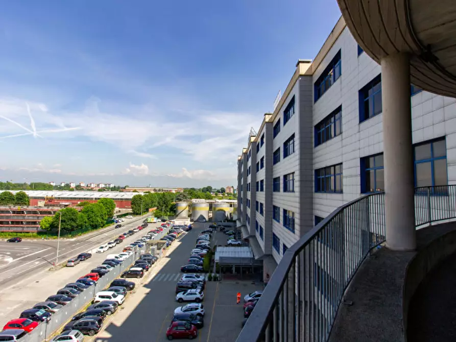 Immagine 28 di Laboratorio in vendita  in Strada della Cebrosa 86 a Torino