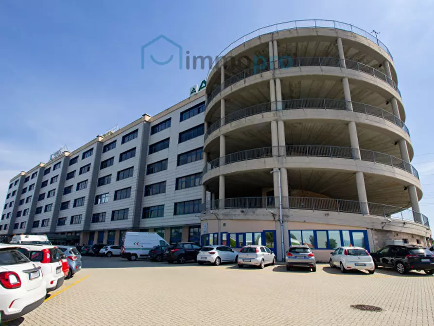 Immagine 31 di Ufficio in vendita  in Strada della Cebrosa 86 a Torino