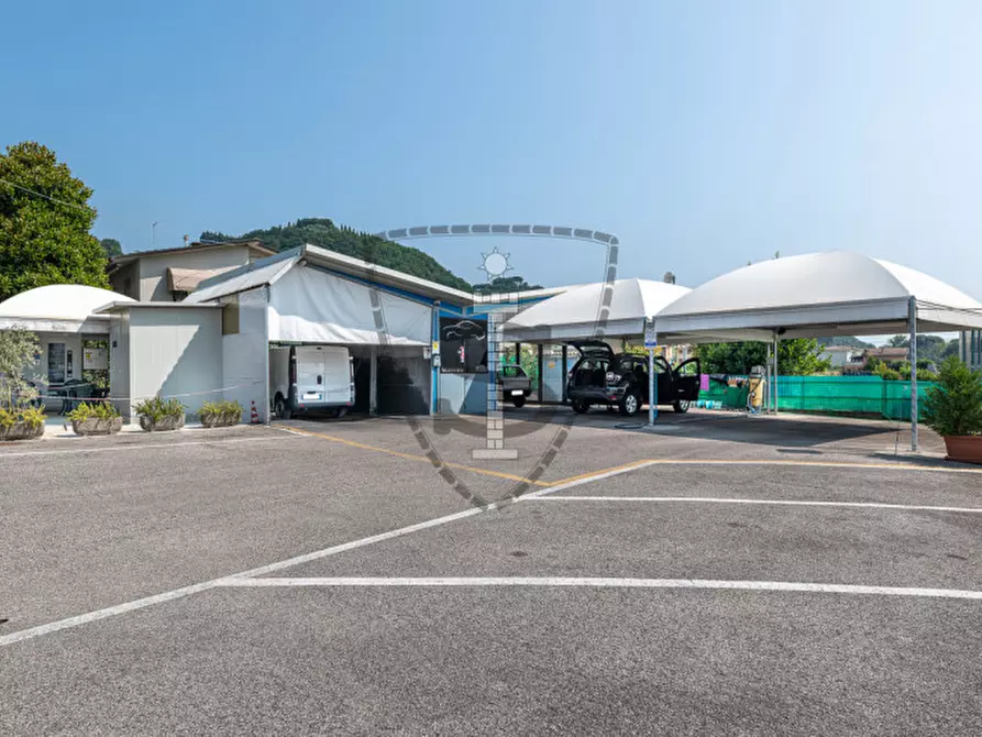 Immagine 1 di Attività commerciale in vendita  in Via Montello, 73 a Marostica