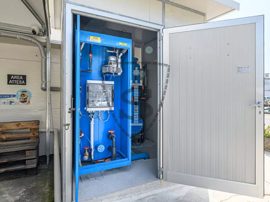 Immagine 15 di Attività commerciale in vendita  in Via Montello, 73 a Marostica