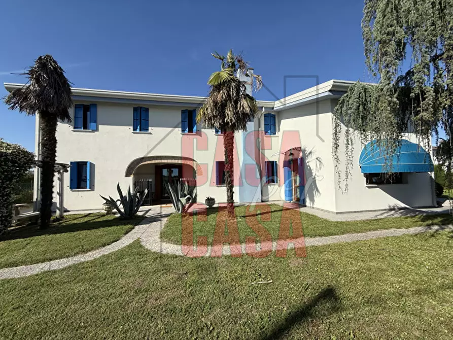 Immagine 1 di Casa indipendente in vendita  in Via Alessandro Manzoni a Badia Polesine