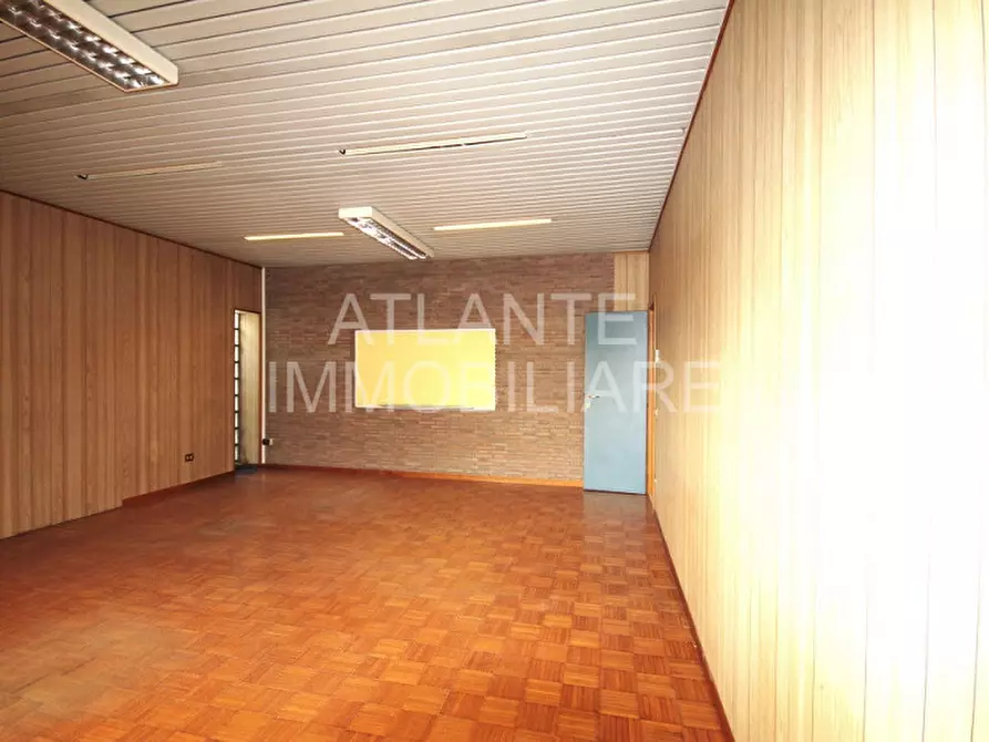 Immagine 10 di Ufficio in affitto  in via Casalecchio a Rimini