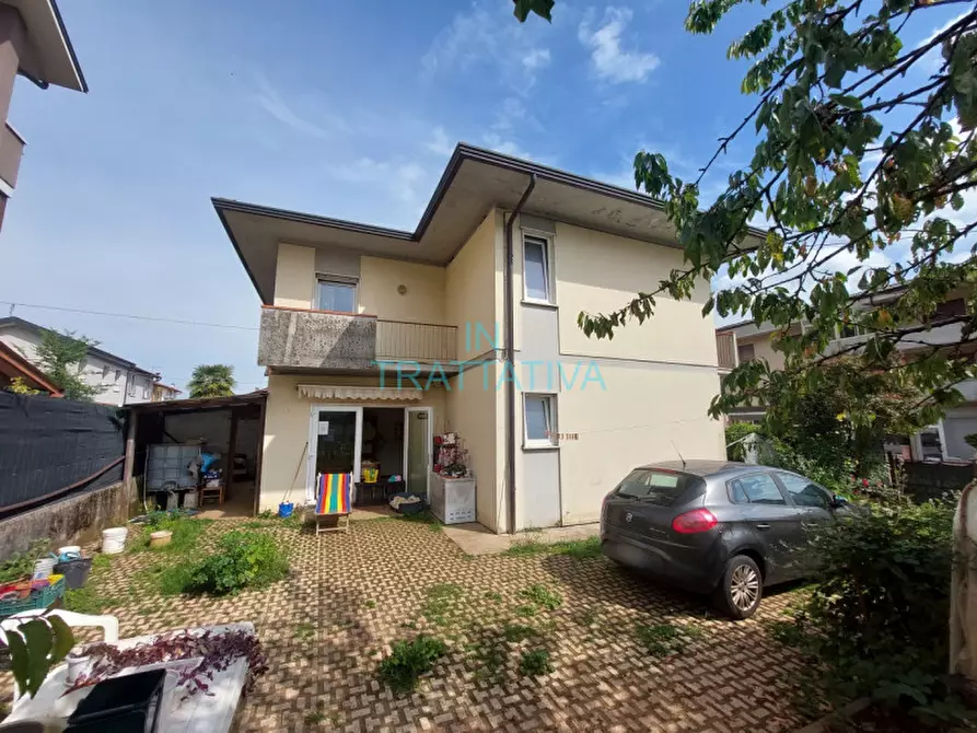 Immagine 1 di Casa bifamiliare in vendita  in Via Giovanni Pascoli  19 a Torrebelvicino