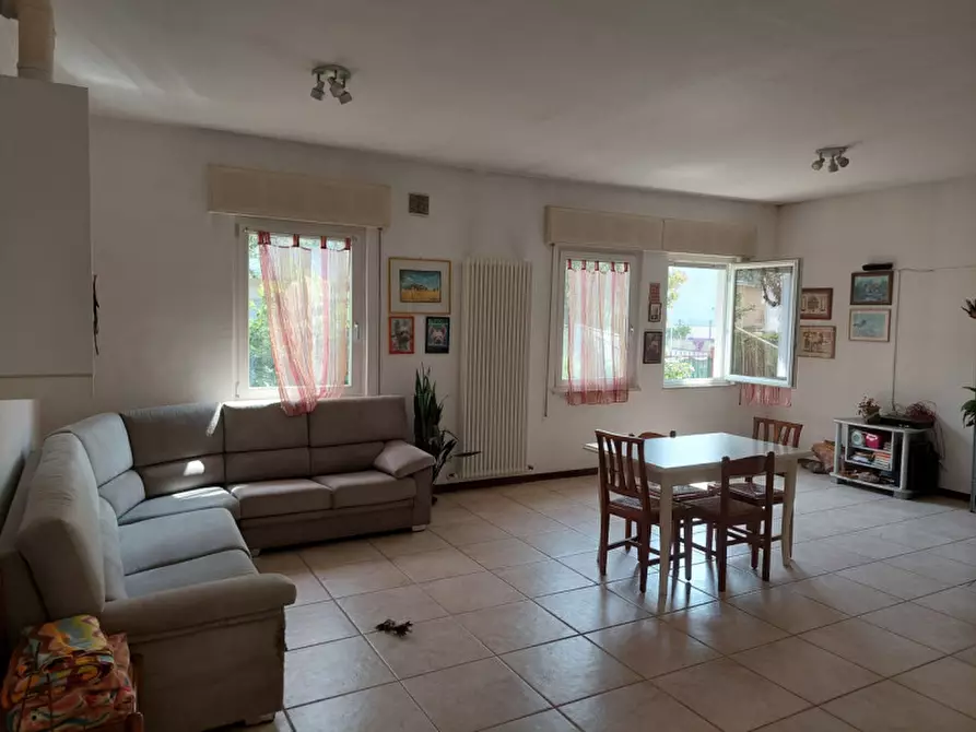 Immagine 6 di Casa bifamiliare in vendita  in Via Giovanni Pascoli  19 a Torrebelvicino