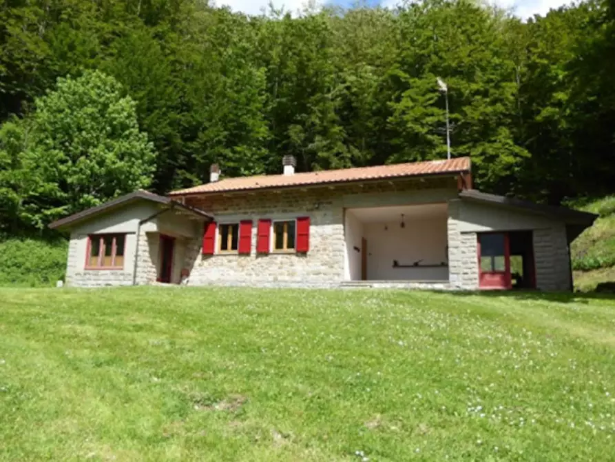 Immagine 1 di Rustico / casale in vendita  in Strada Provinciale Val di Corezzo, AR, Italia a Chiusi Della Verna