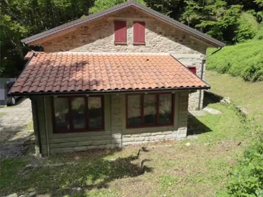 Immagine 3 di Rustico / casale in vendita  in Strada Provinciale Val di Corezzo, AR, Italia a Chiusi Della Verna