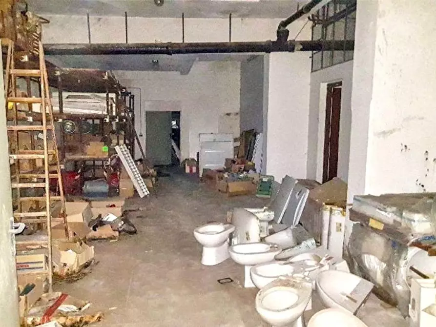 Immagine 7 di Magazzino in vendita  in Via Leonardo da Vinci, 360, 90135 Palermo PA, Italia a Palermo