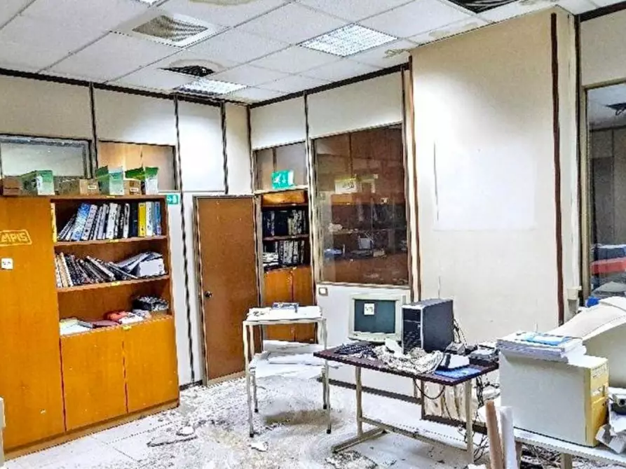 Immagine 9 di Magazzino in vendita  in Via Leonardo da Vinci, 360, 90135 Palermo PA, Italia a Palermo