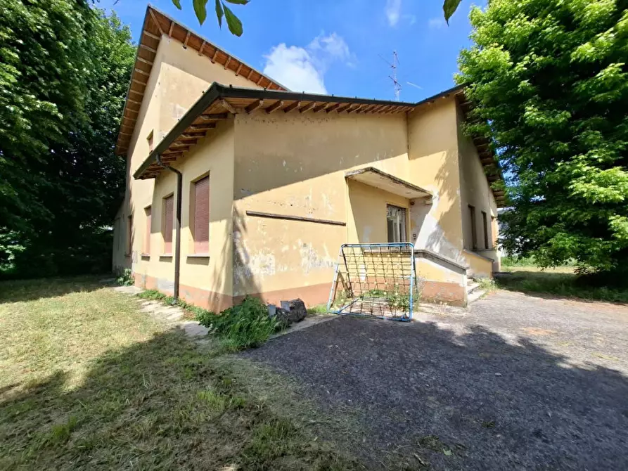 Immagine 1 di Palazzo in vendita  in Via Gradella, 3, 26025 Nosadello CR, Italia a Pandino