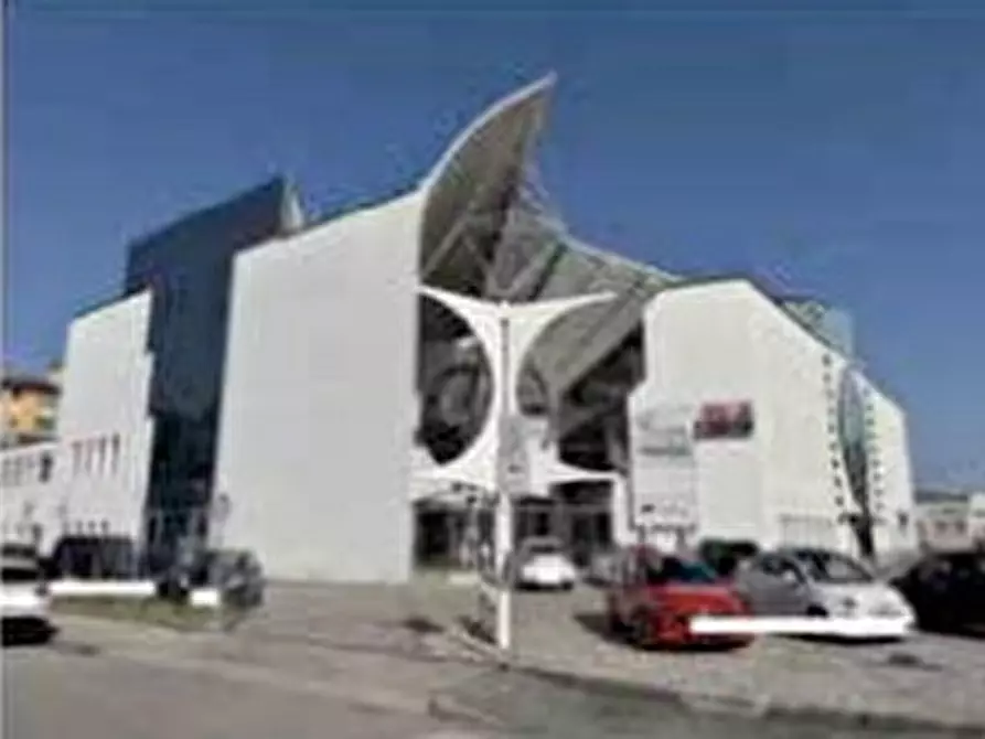 Immagine 1 di Negozio in vendita  in VIA FRANCESCO CRISPI 39 a Vicenza