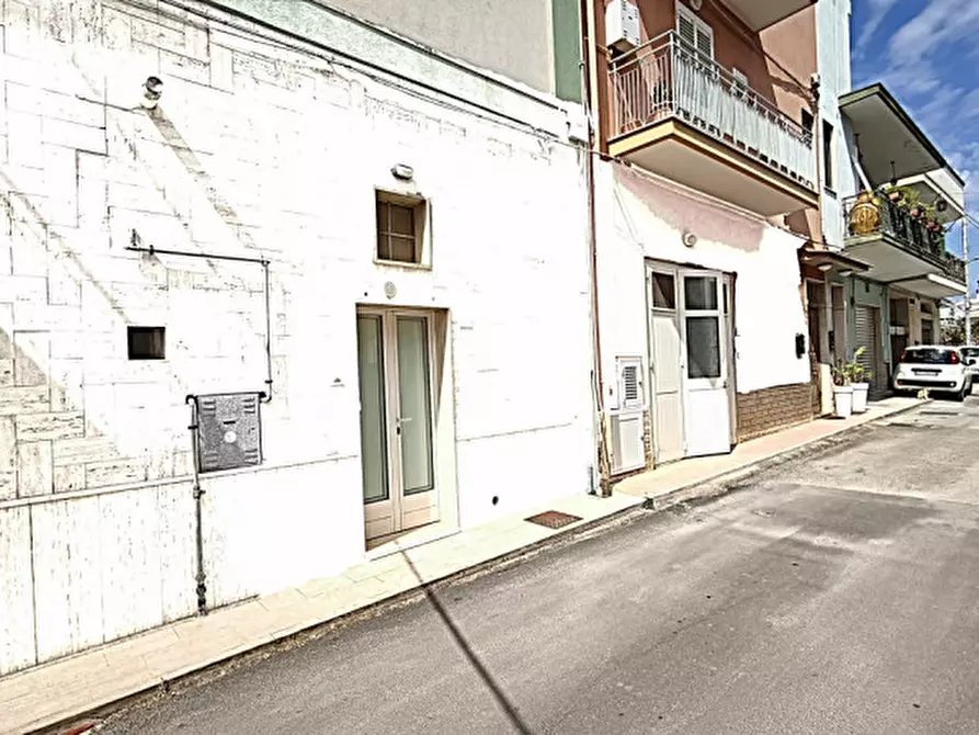 Immagine 1 di Villetta a schiera in vendita  in Corso Nazionale a Fasano