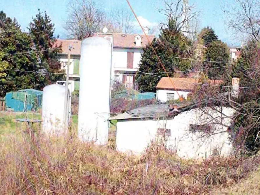 Immagine 2 di Negozio in vendita  in VIA TRENTO 20 a Crespino