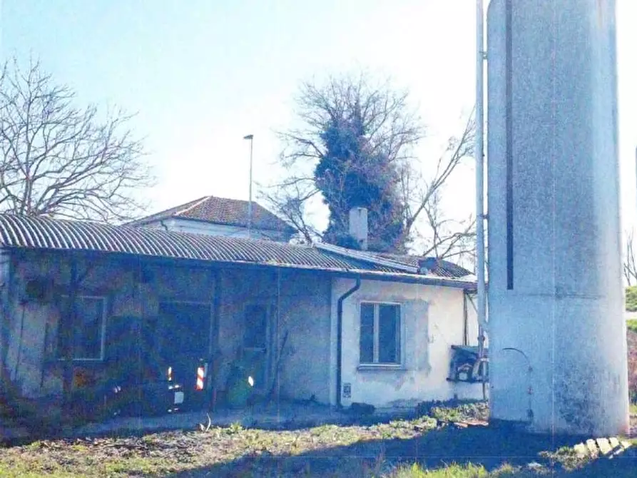 Immagine 4 di Negozio in vendita  in VIA TRENTO 20 a Crespino