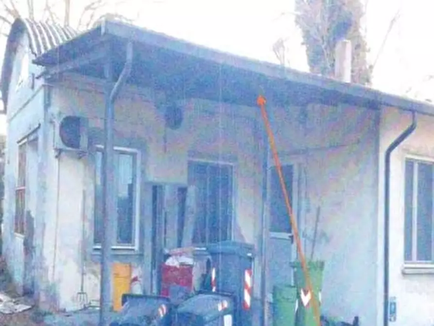 Immagine 9 di Negozio in vendita  in VIA TRENTO 20 a Crespino