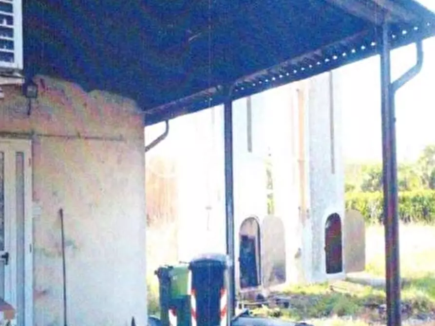 Immagine 11 di Negozio in vendita  in VIA TRENTO 20 a Crespino