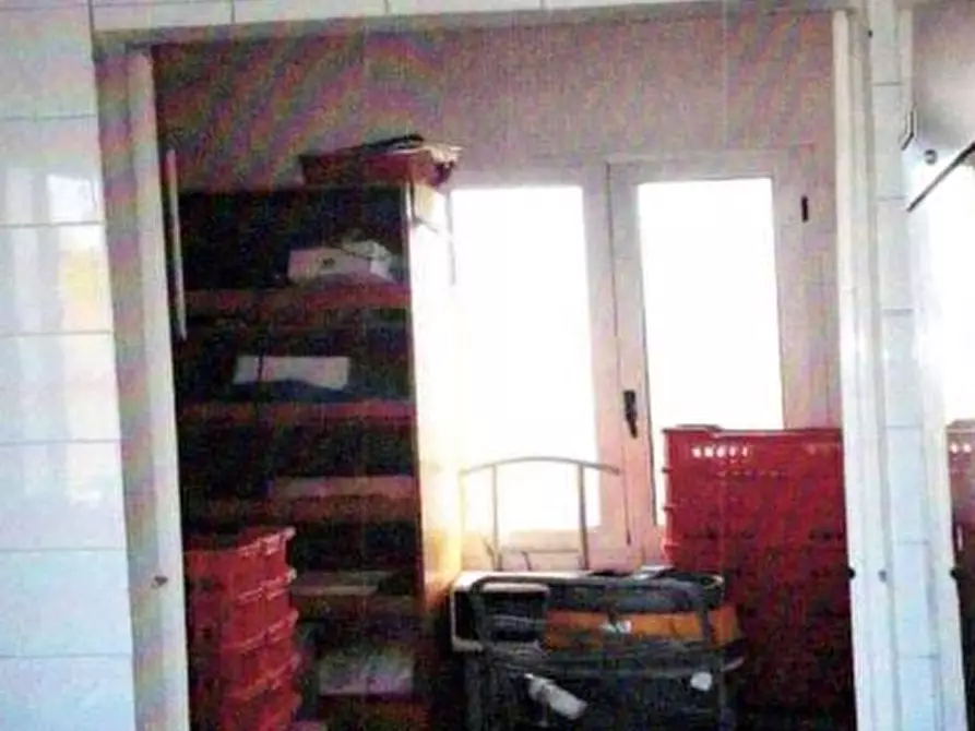Immagine 14 di Negozio in vendita  in VIA TRENTO 20 a Crespino