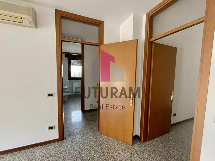 Immagine 10 di Ufficio in affitto  a Noventa Padovana