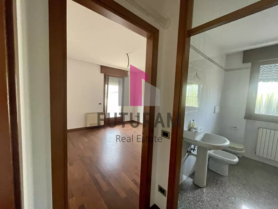 Immagine 11 di Ufficio in affitto  a Noventa Padovana