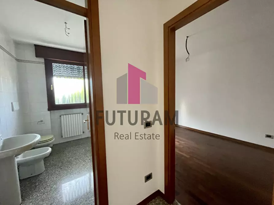 Immagine 12 di Ufficio in affitto  a Noventa Padovana